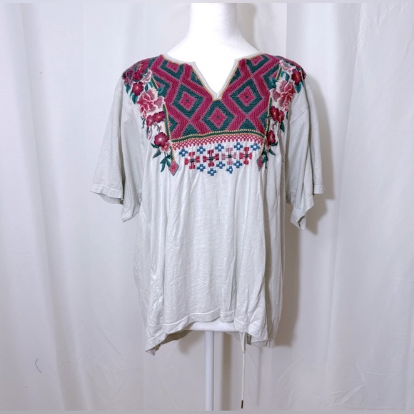 Johnny Was Annaliese Embroidered
Peasant Top With Short Sleeves And V-Neck - Picture 1 of 8